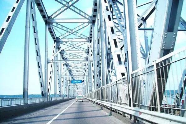 镀锌型材用于桥梁建设